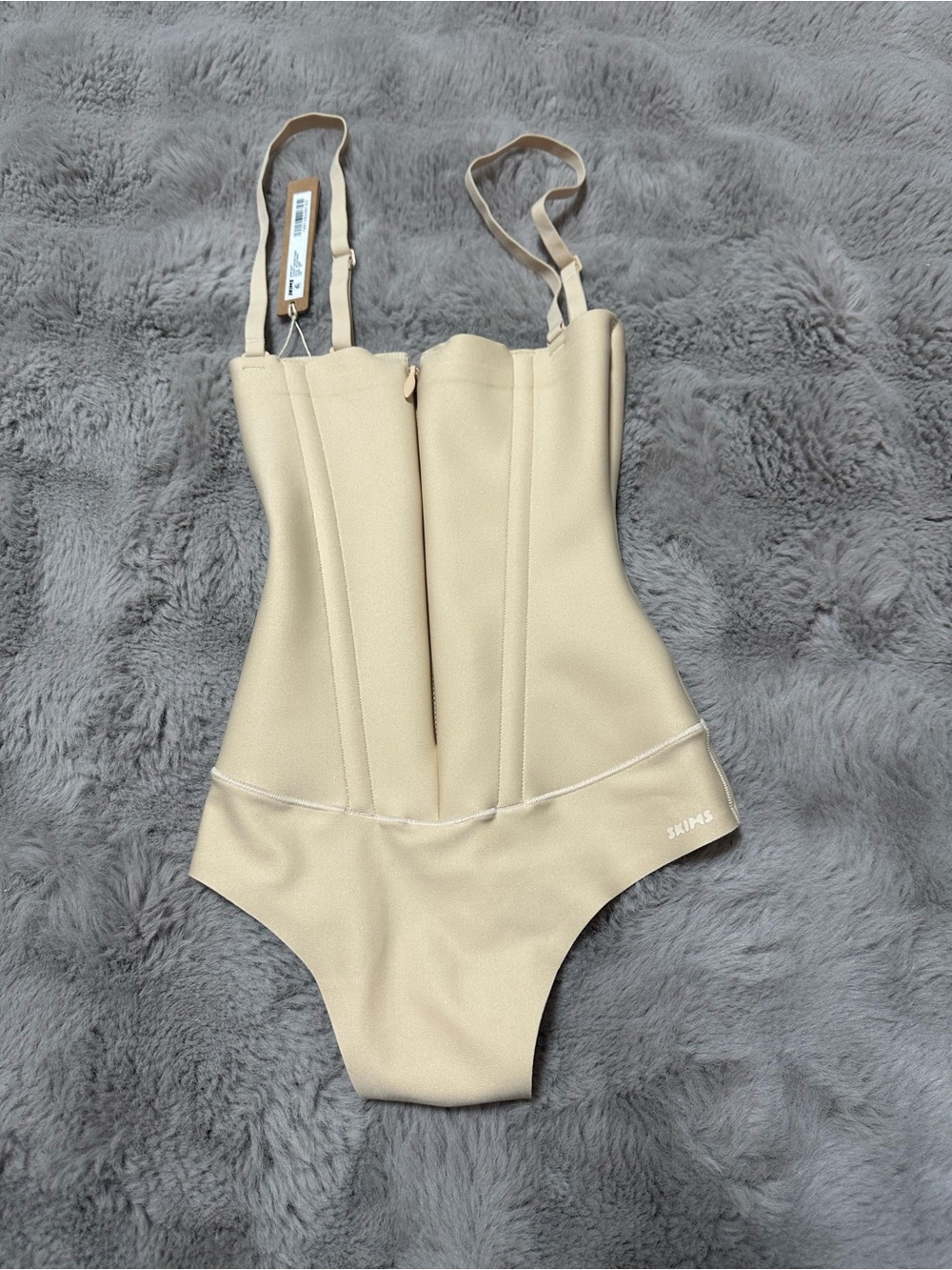 NWT SKIMS BODY CS WAIST CINCHER THONG XS